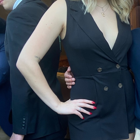 Francesca’s blazer romper - Picture 2 of 3